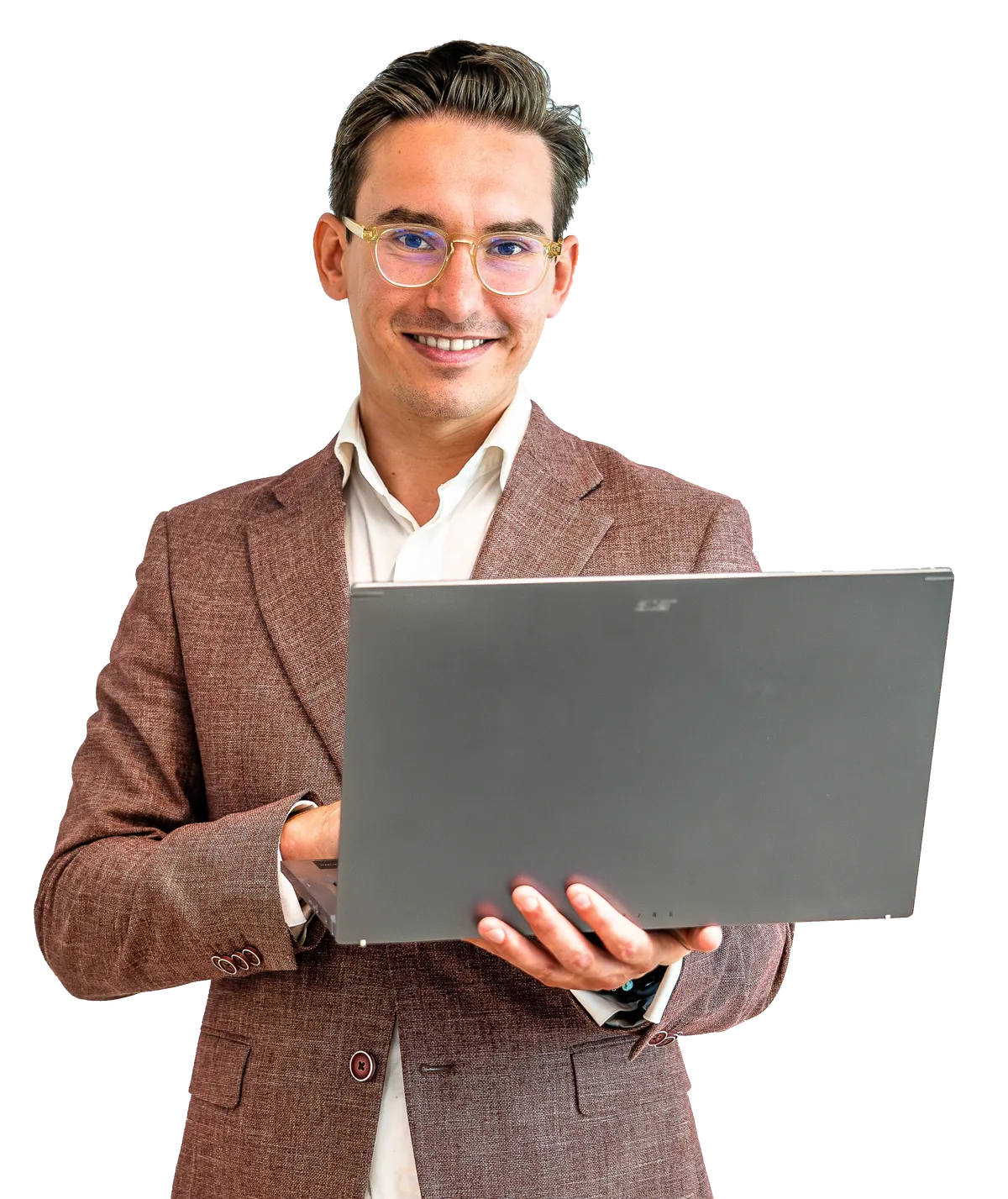 Niels van Rijswijk, Power BI consultant bij Newbit, met een laptop in zijn handen